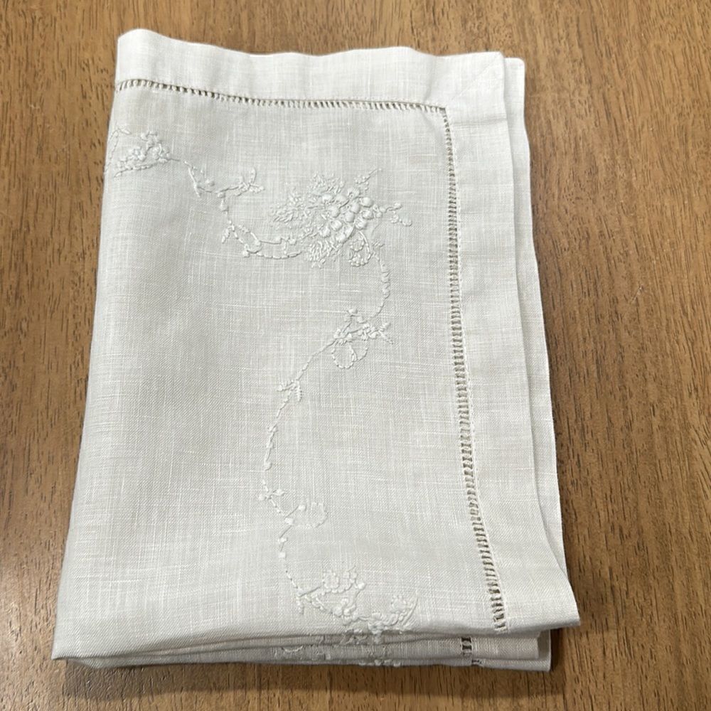 SET OF FOUR, 2 NAPKINS 2 PLACEMATS. - Picture 10 of 10